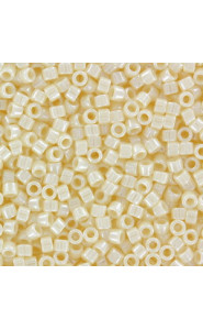 Miyuki delica Beads 11/0 - Opaque cream luster DB-1560